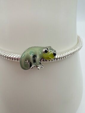 Pandora Disney Tangled Pascal Color Changing Charm